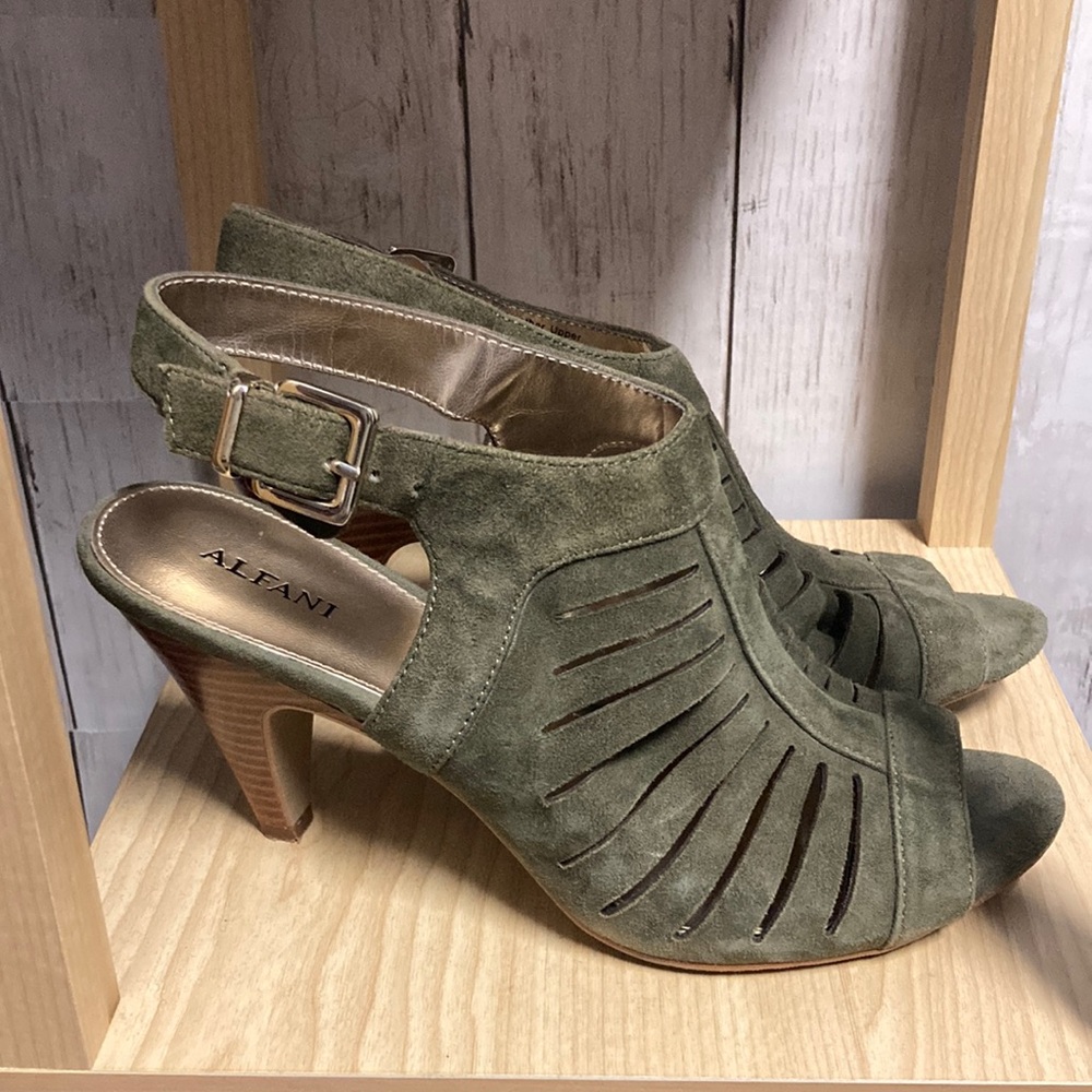 Alfani Primere Women's Olive Green Suede Leather Open Toed Sling Back Heel Sz7.5